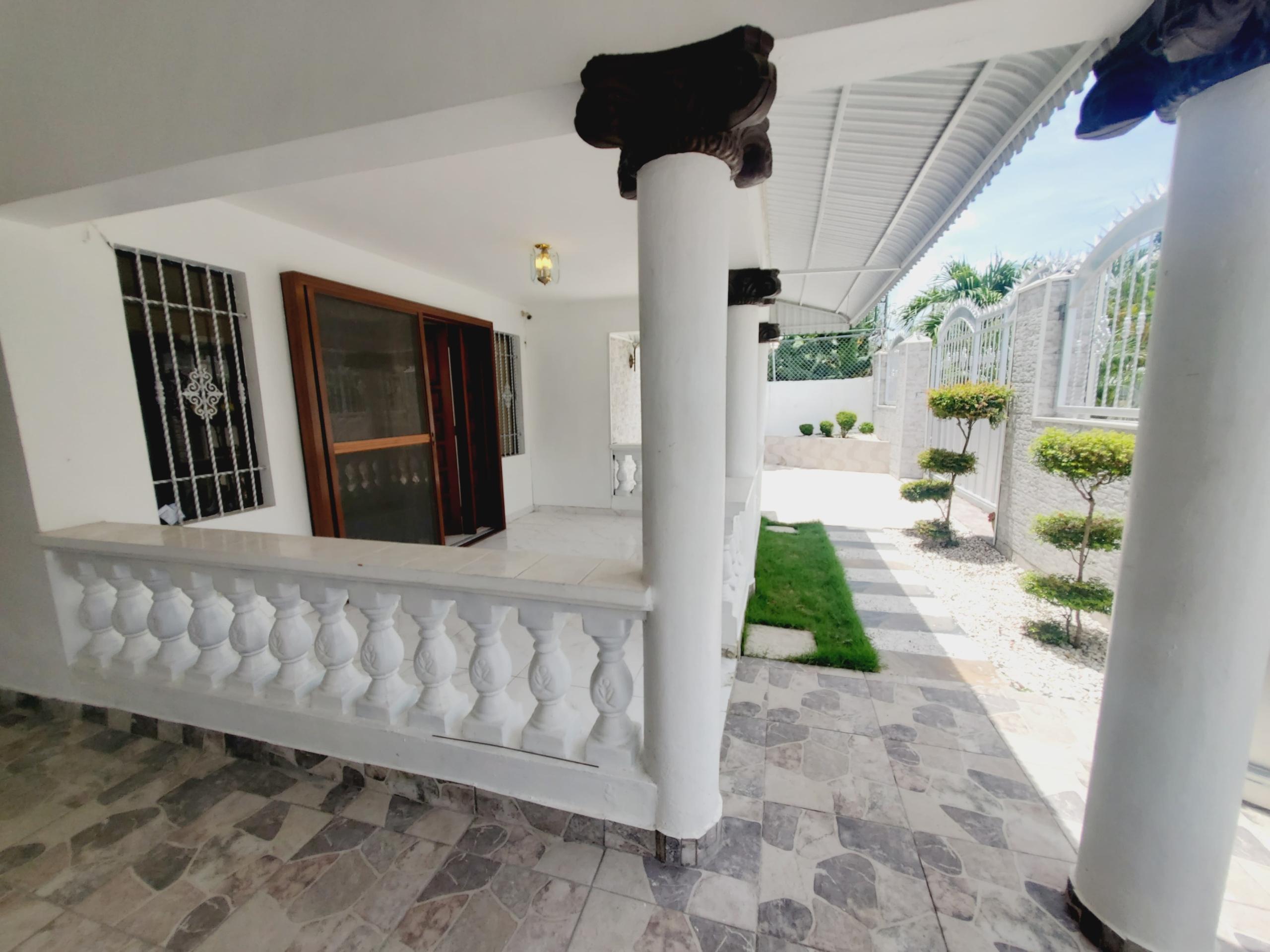 Casa de 5 Habitaciones, 2 Niveles en Gurabo, photo 4