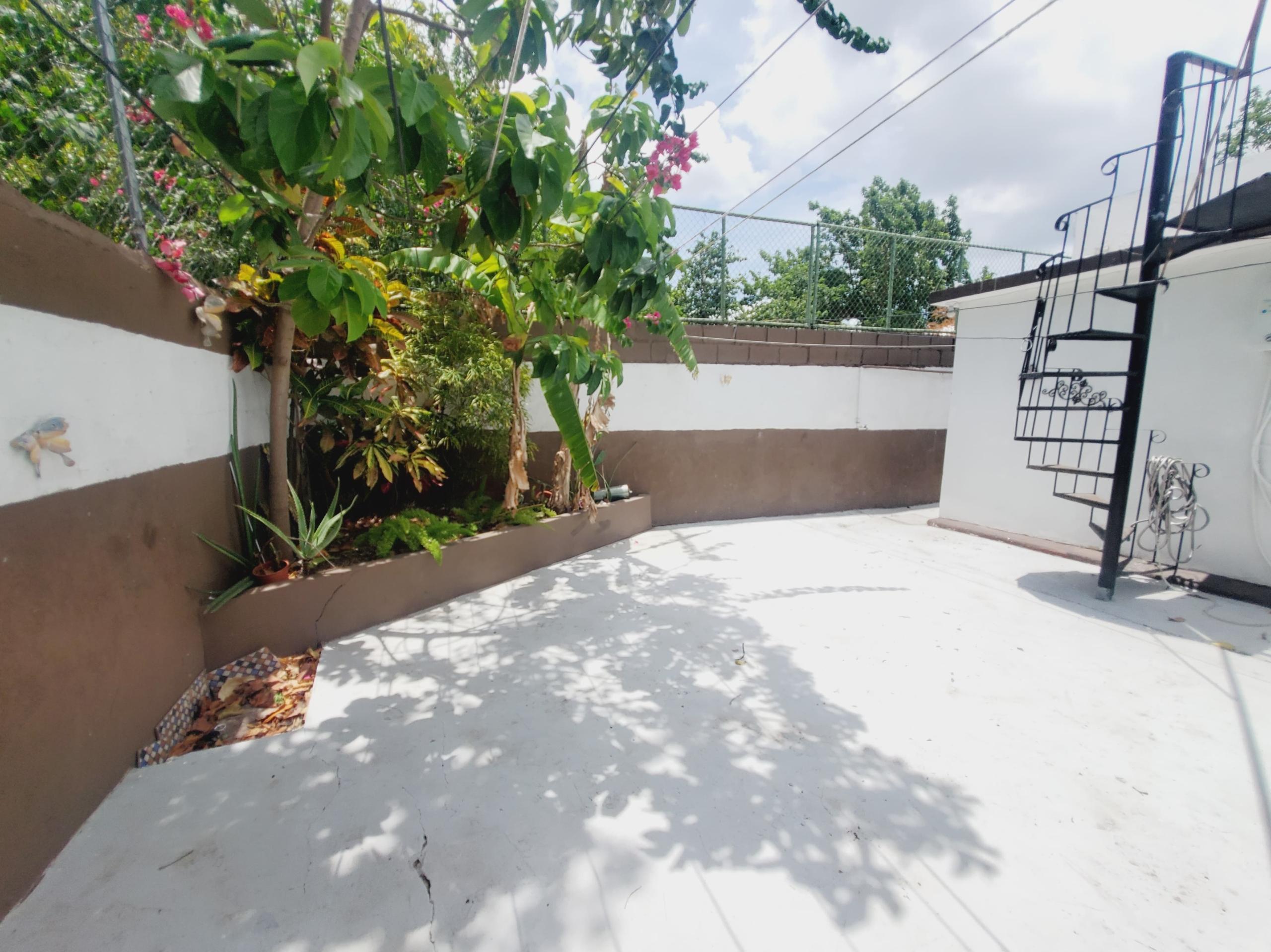 Casa de 5 Habitaciones, 2 Niveles en Gurabo, photo 5