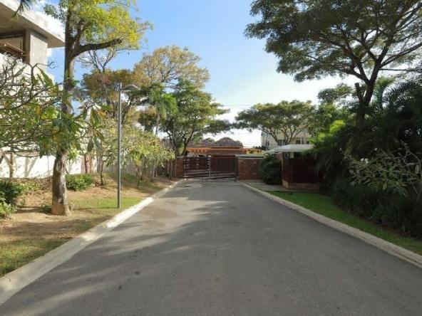 SOLAR EXCLUSIVO PARA CASAS - AREA MONUMENTAL, SANTIAGO DE LOS CABALLEROS.