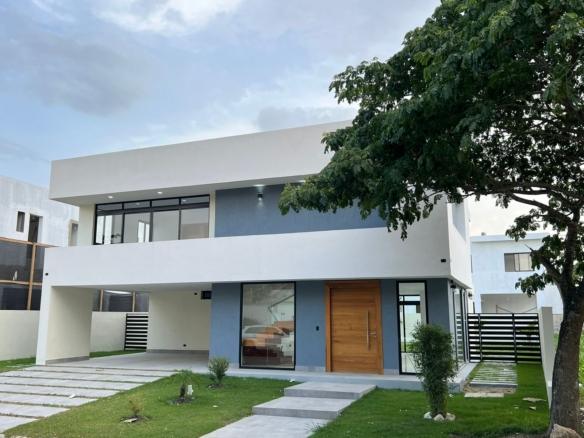 CASA EN LOS SAMENES RESIDENCES - SANTIAGO DE LOS CABALLEROS.
