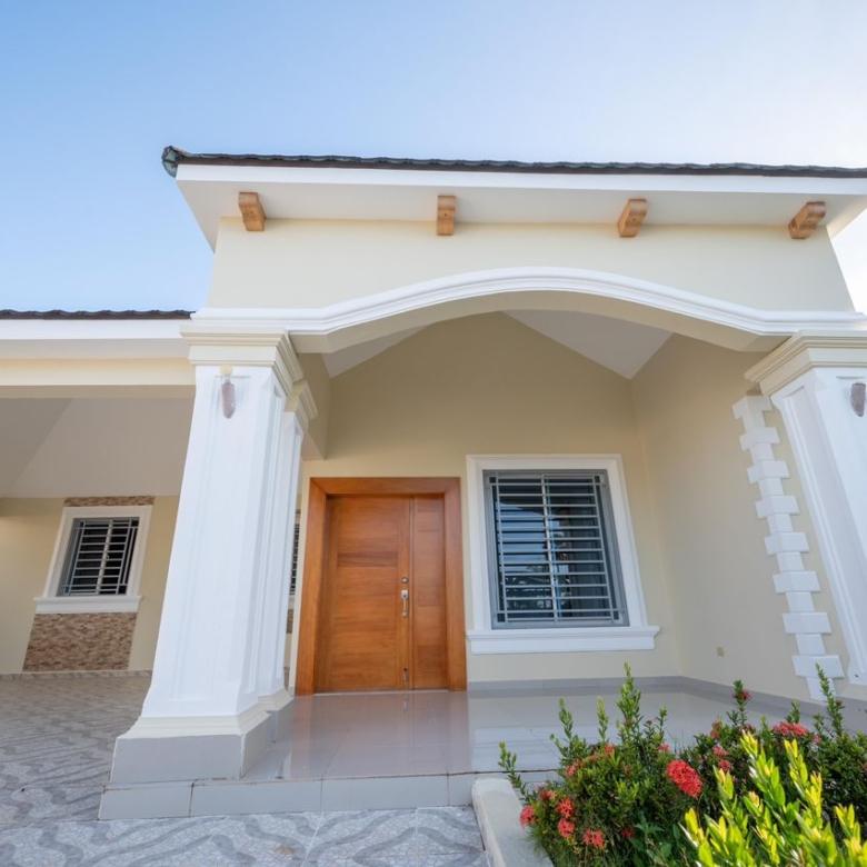 CASA UNIFAMILIAR - LLANOS DE GURABO, SANTIAGO DE LOS CABALLEROS