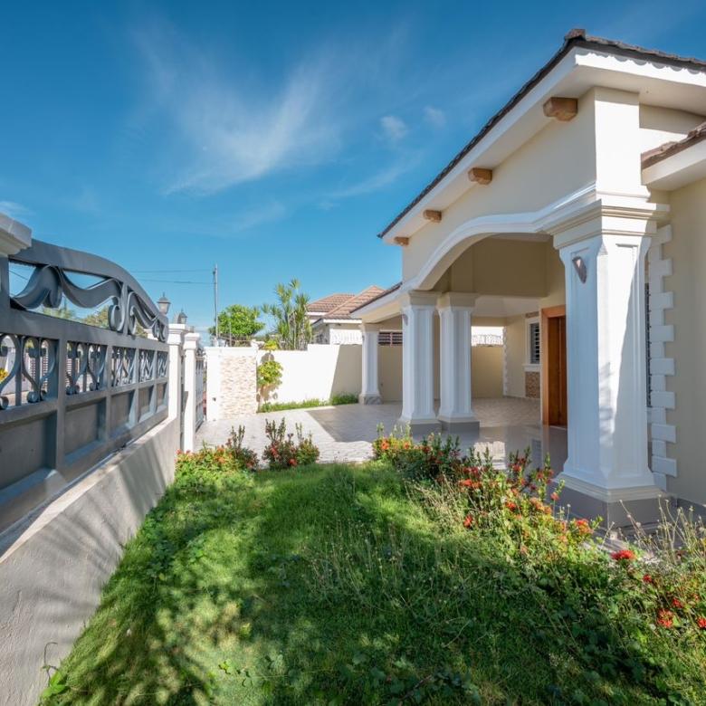 CASA UNIFAMILIAR - LLANOS DE GURABO, SANTIAGO DE LOS CABALLEROS