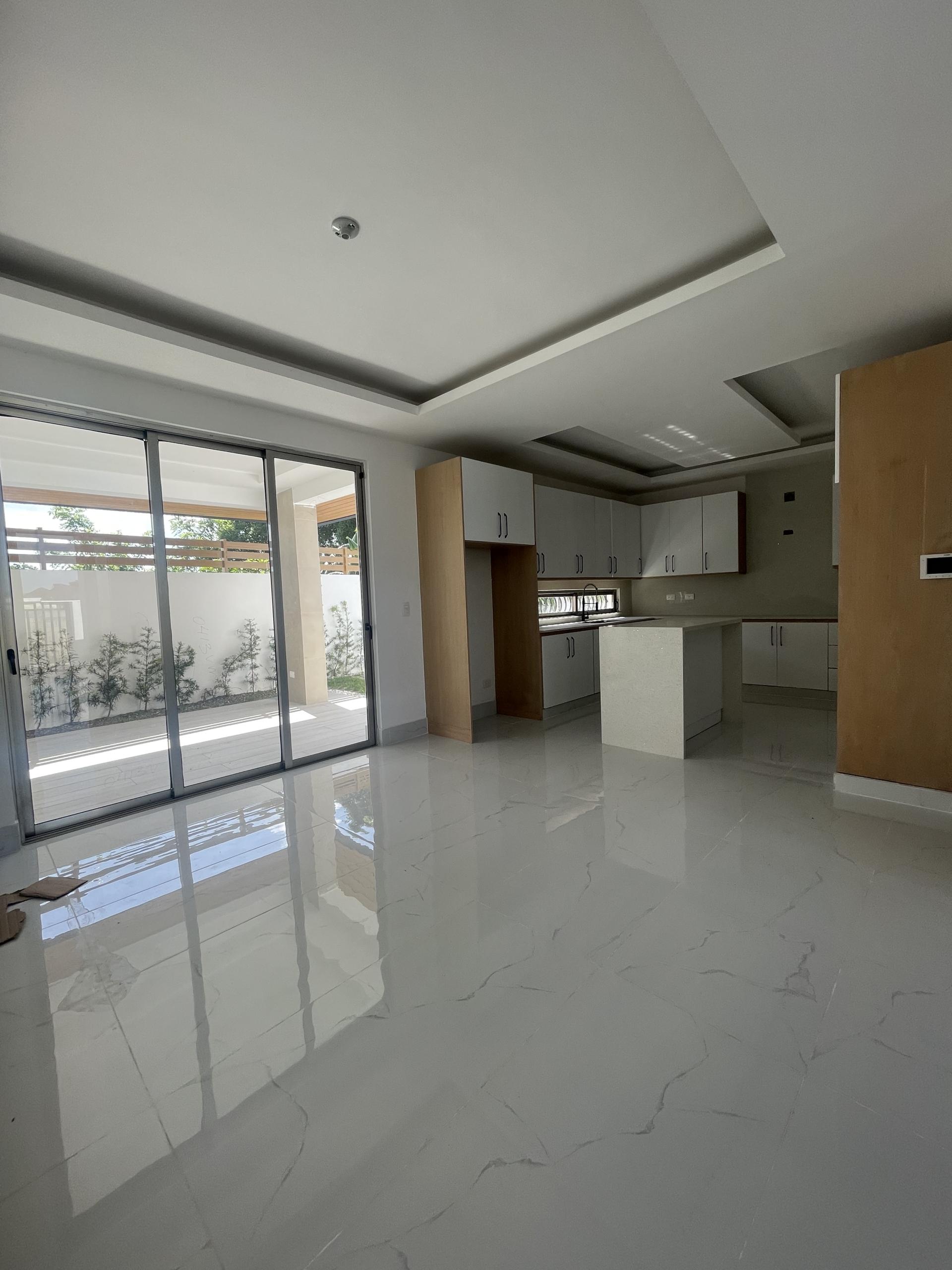 CASA EN PROYECTO CERRADO - LLANOS DE GURABO , SANTIAGO DE LOS CABALLEROS