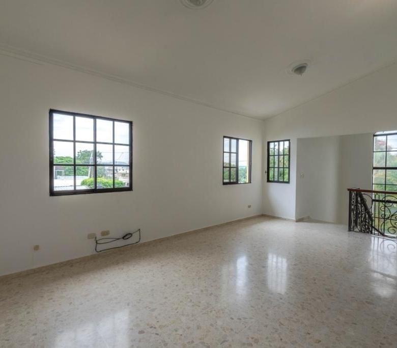 CASA EXCLUSIVA - ARROYO HONDO ARRIBA, SANTIAGO DE LOS CABALLEROS.