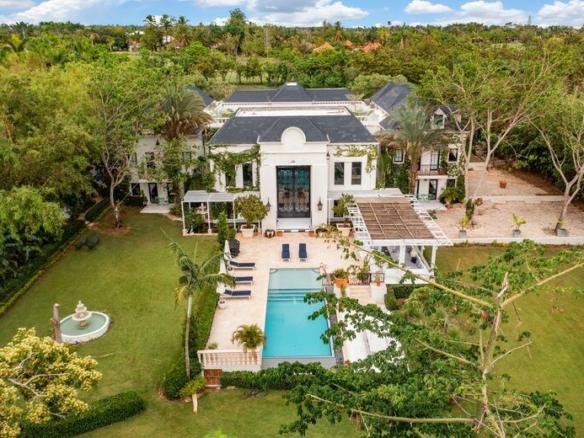 VILLA EXCLUSIVA - CASA DE CAMPO, LA ROMANA.