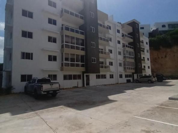 ¡Ubicación premium! Apto 2 Hab + Servicio con Walking Clóset – Frente al Zoológico, a 15 min de Piantini