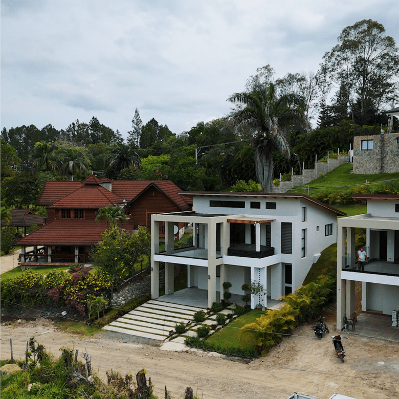 VILLAS RIVER EDGE- JARABACOA , SABANETA.