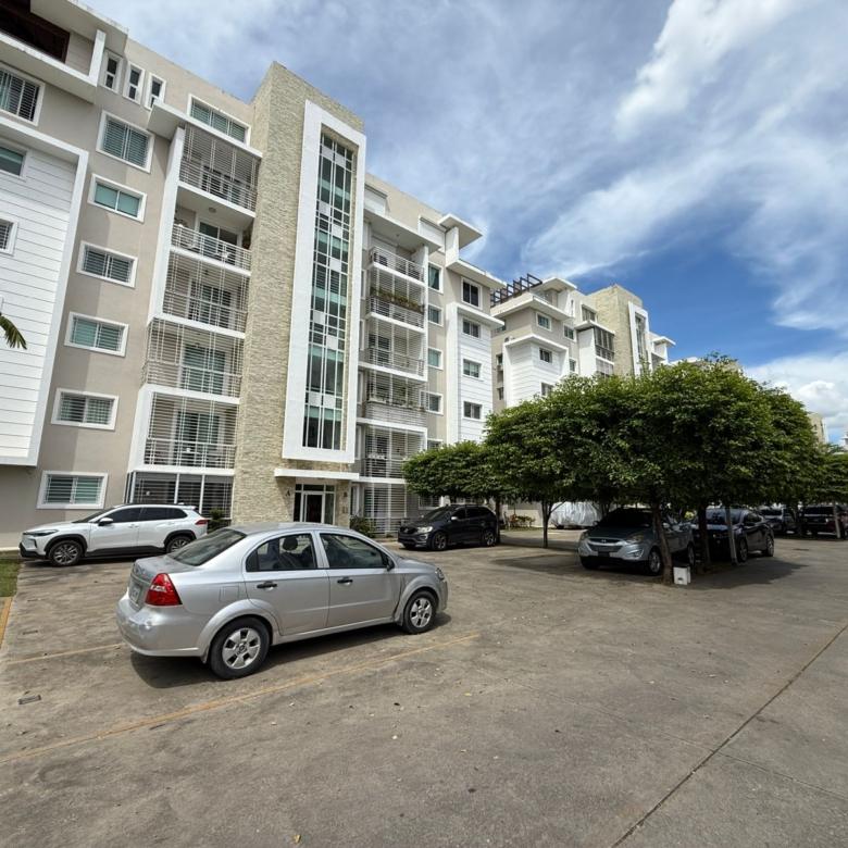 APARTAMENTO EXCLUSIVO QUINTO NIVEL - RINCON IMPERIAL, SANTIAGO DE LOS CABALLEROS.