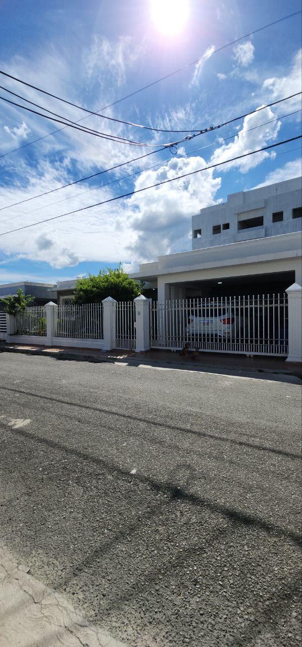 Residencia Exclusiva en Don Persio, La Vega