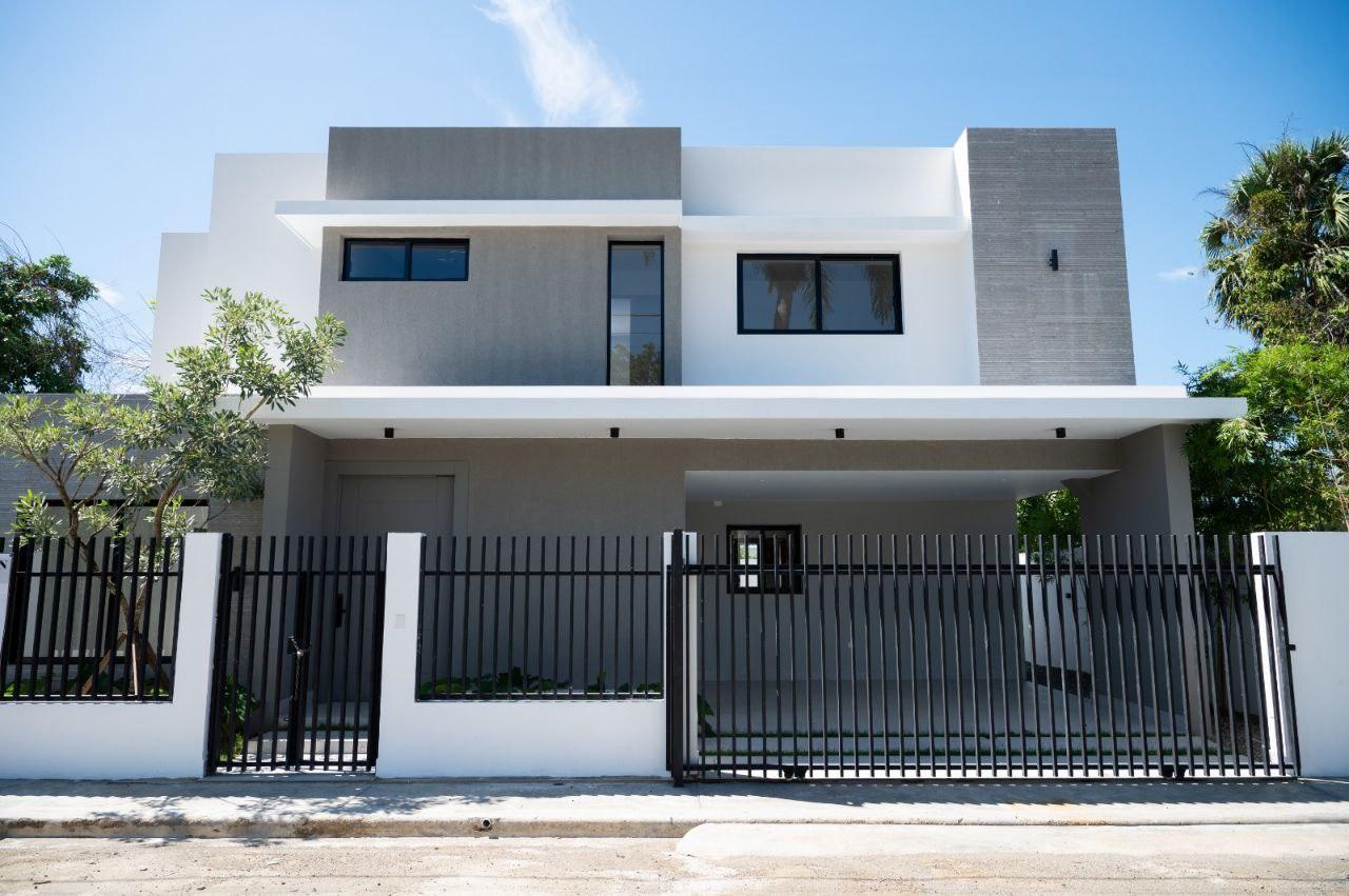 Hermosa casa en Rancho Emilia - Moca