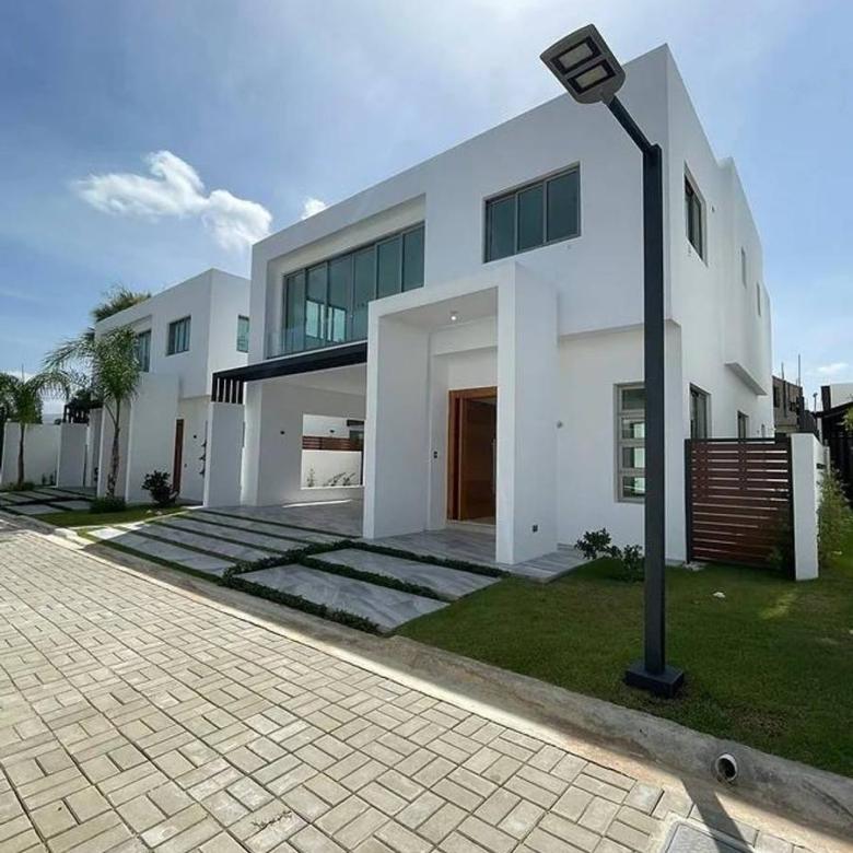 CASAS EXCLUSIVAS EN LAS CARMELITAS – SANTIAGO DE LOS CABALLEROS.