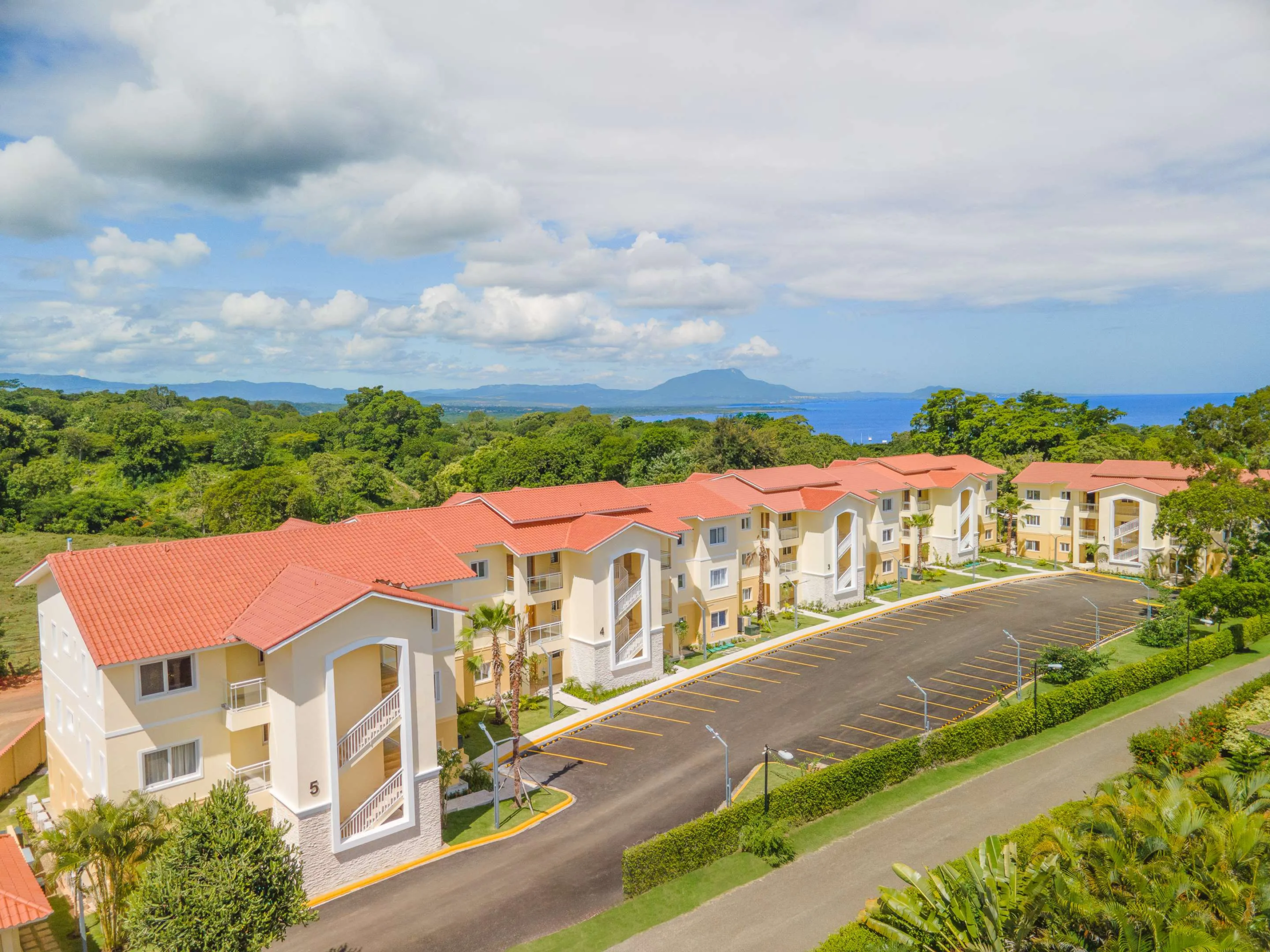 APARTAMENTOS EN VENTA – HILL SIDE CONDOS, SOSÚA