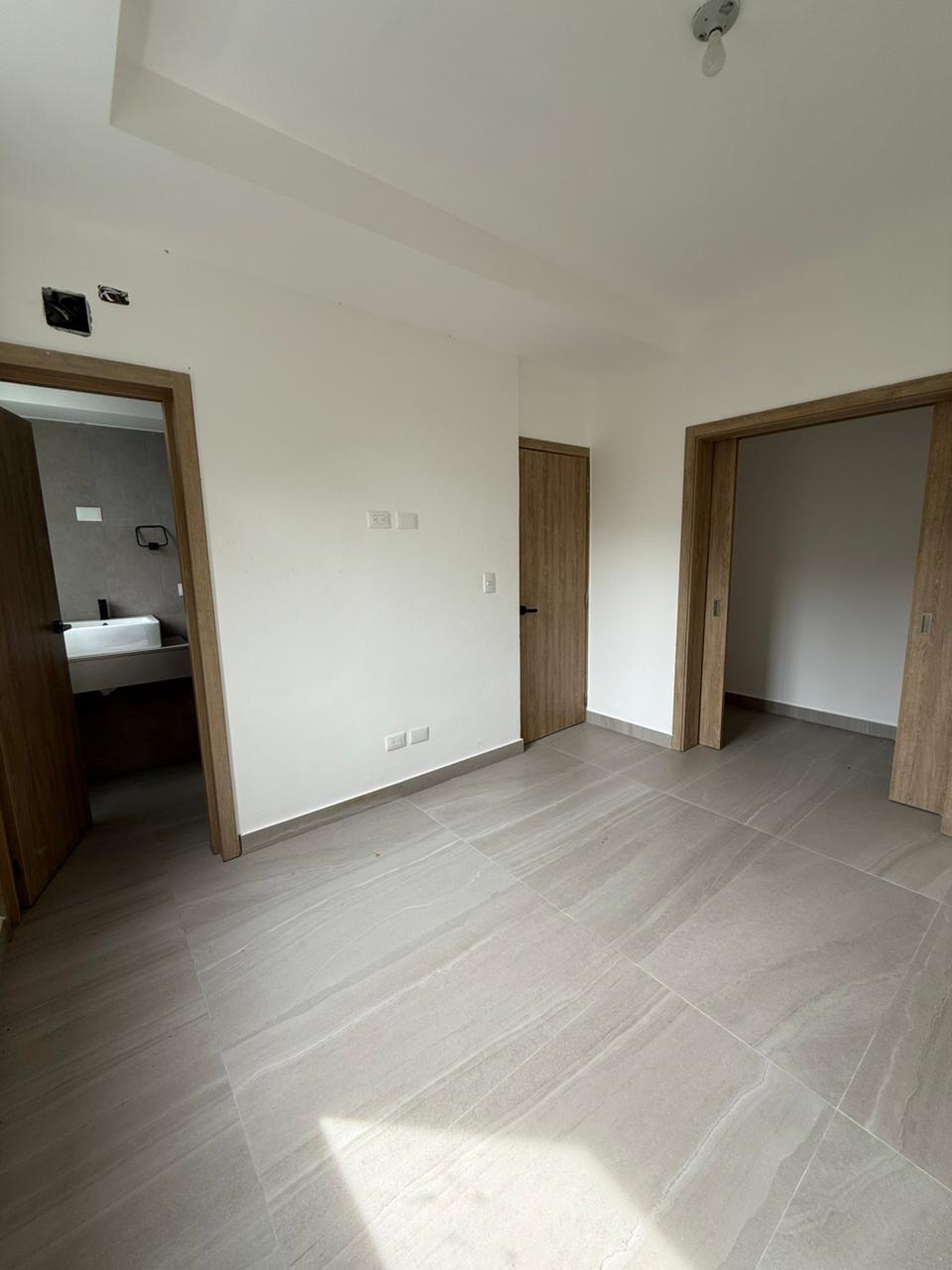 TORRE ZORZAL – LA ESMERALDA, SANTIAGO