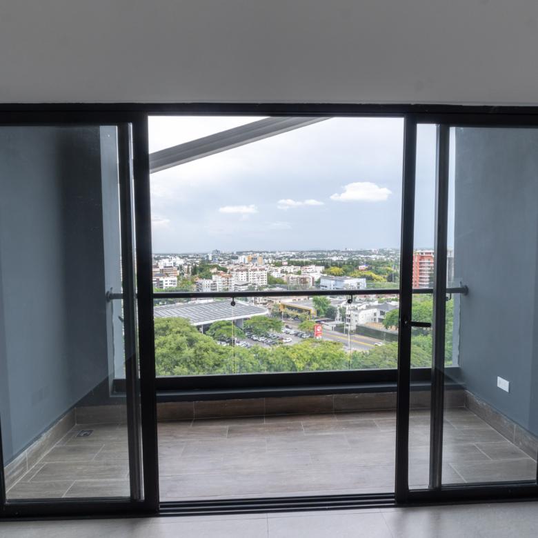 Torre Montcler: Diseño, Confort y Vistas Espectaculares en La Trinitaria