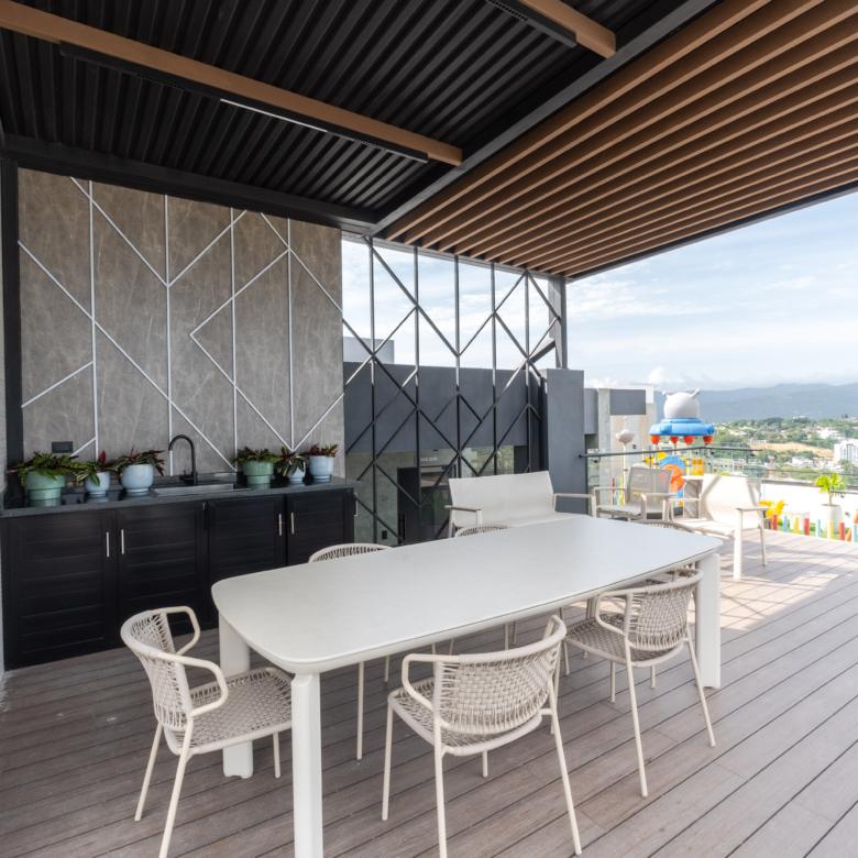 Torre Montcler: Diseño, Confort y Vistas Espectaculares en La Trinitaria