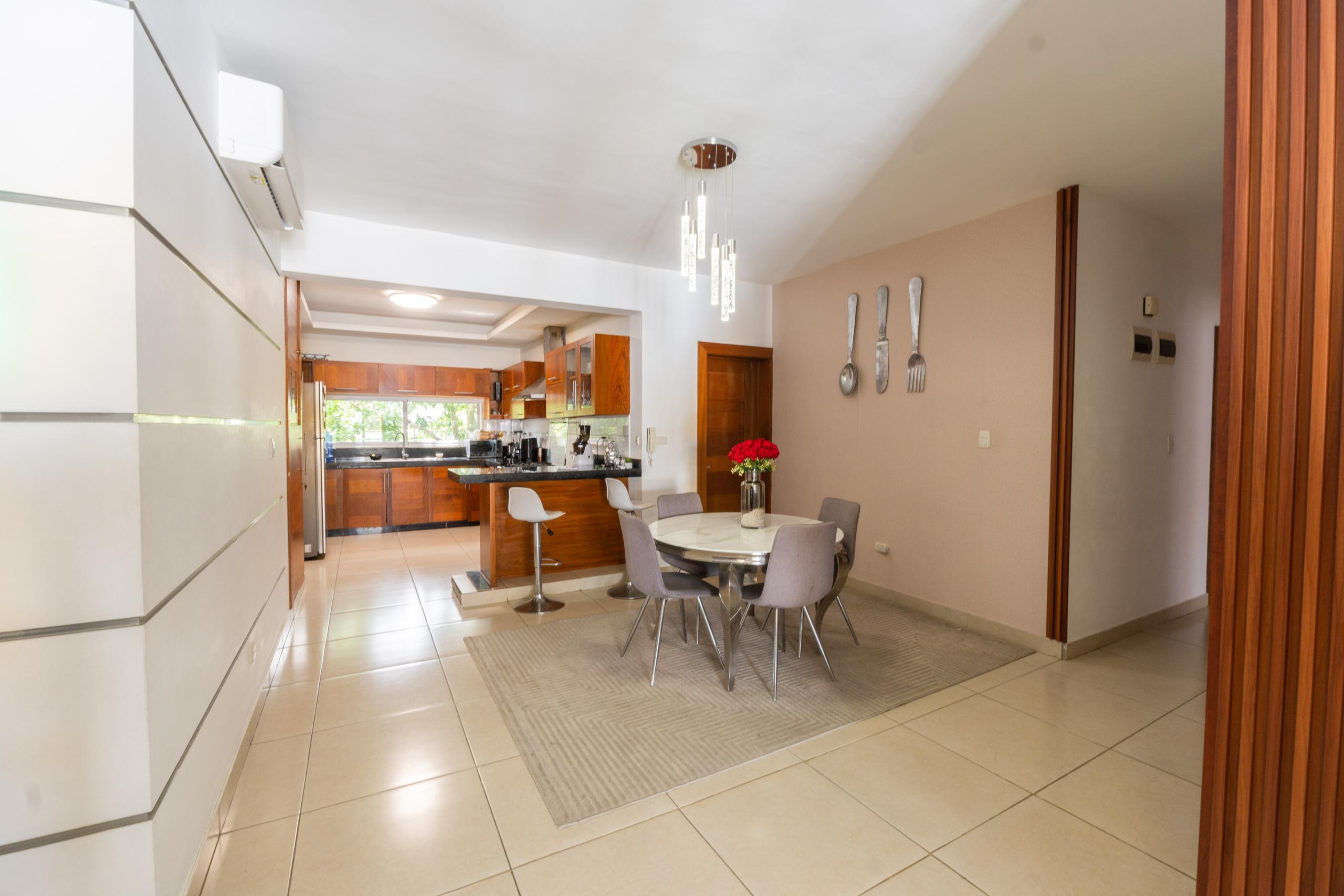 APARTAMENTO DE LUJO EN RESIDENCIAL GREEN I – DETRÁS DEL COUNTRY CLUB, LA VEGA