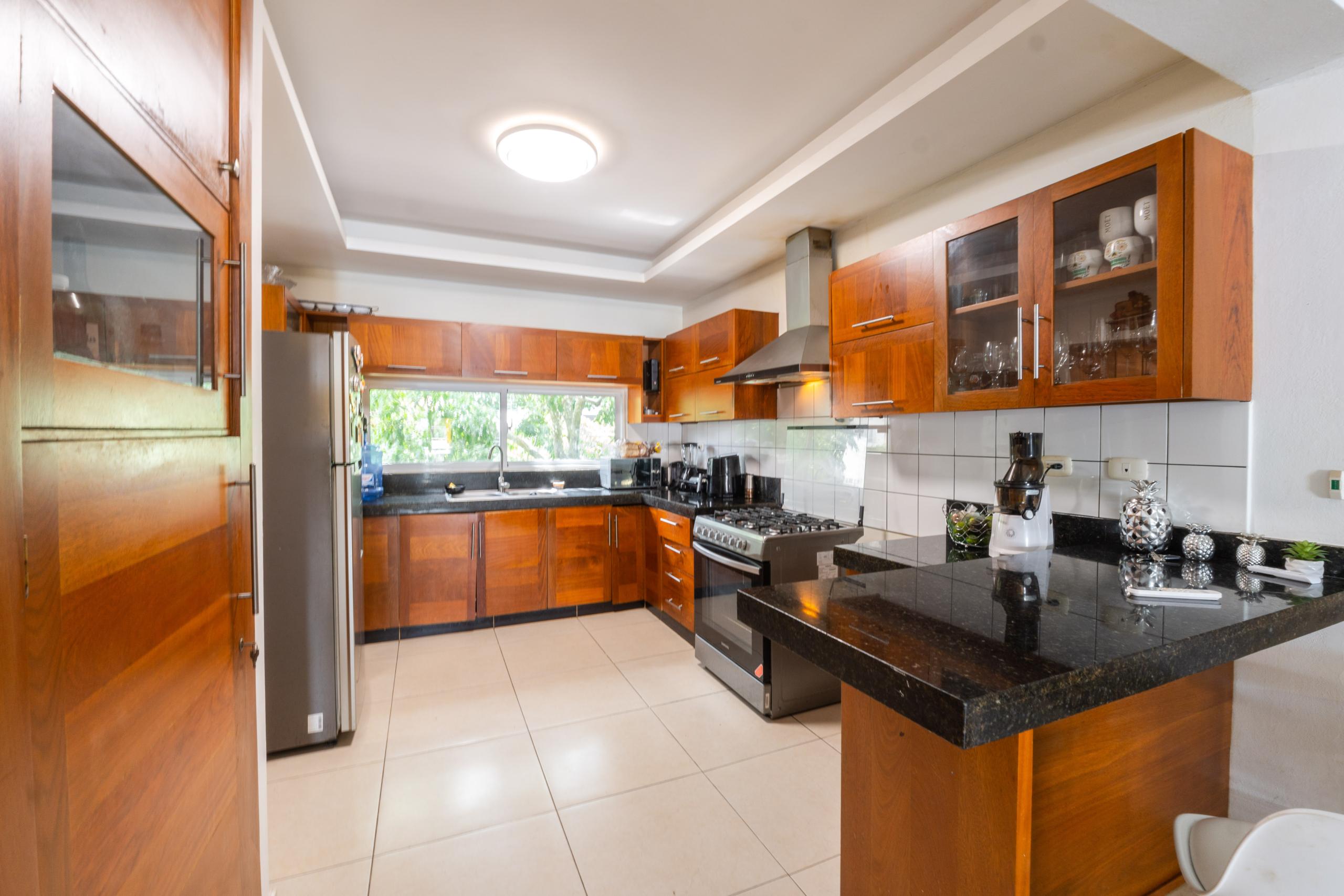 APARTAMENTO DE LUJO EN RESIDENCIAL GREEN I – DETRÁS DEL COUNTRY CLUB, LA VEGA