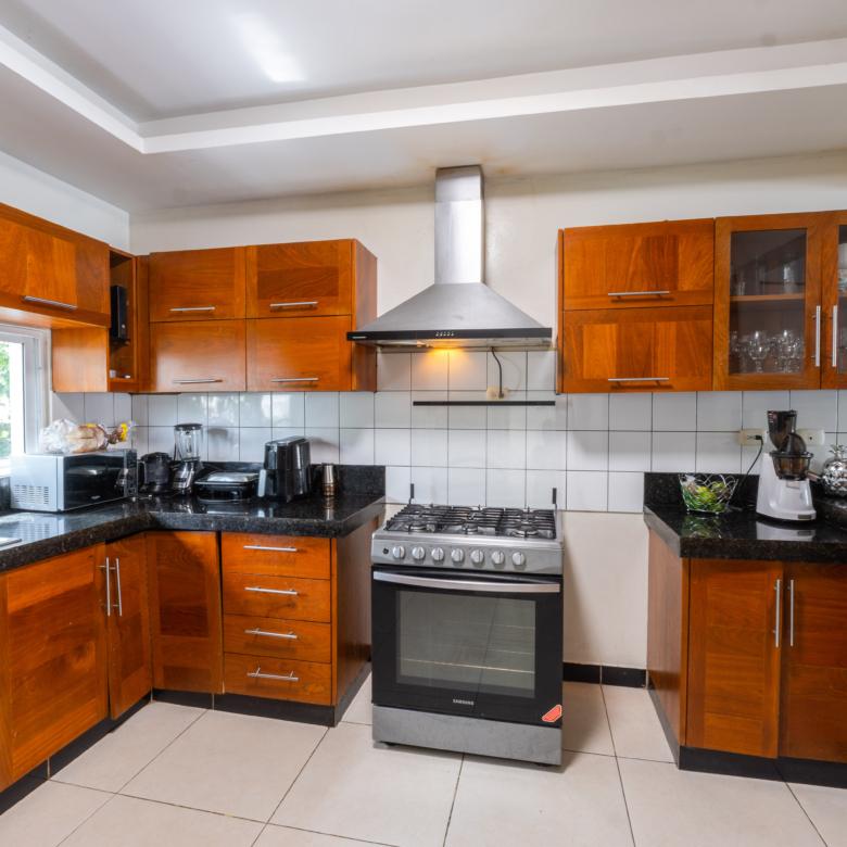 APARTAMENTO DE LUJO EN RESIDENCIAL GREEN I – DETRÁS DEL COUNTRY CLUB, LA VEGA