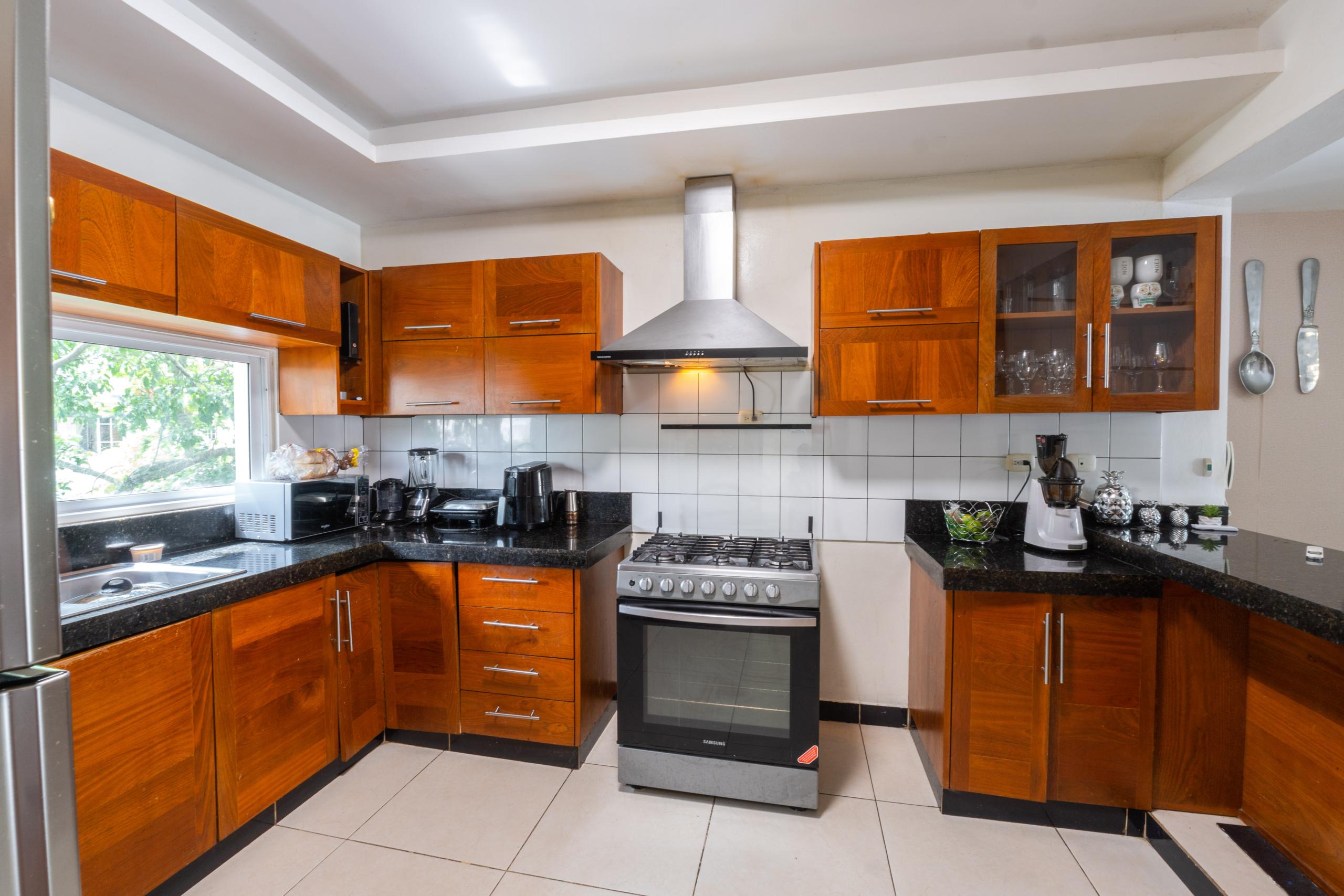 APARTAMENTO DE LUJO EN RESIDENCIAL GREEN I – DETRÁS DEL COUNTRY CLUB, LA VEGA