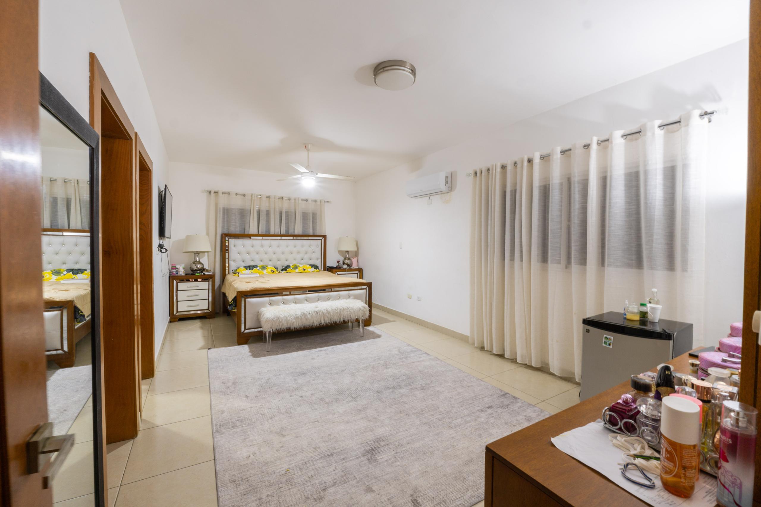 APARTAMENTO DE LUJO EN RESIDENCIAL GREEN I – DETRÁS DEL COUNTRY CLUB, LA VEGA