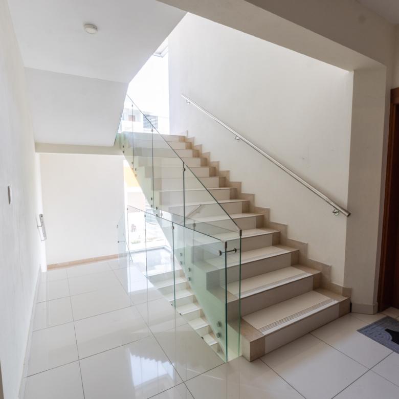 APARTAMENTO DE LUJO EN RESIDENCIAL GREEN I – DETRÁS DEL COUNTRY CLUB, LA VEGA