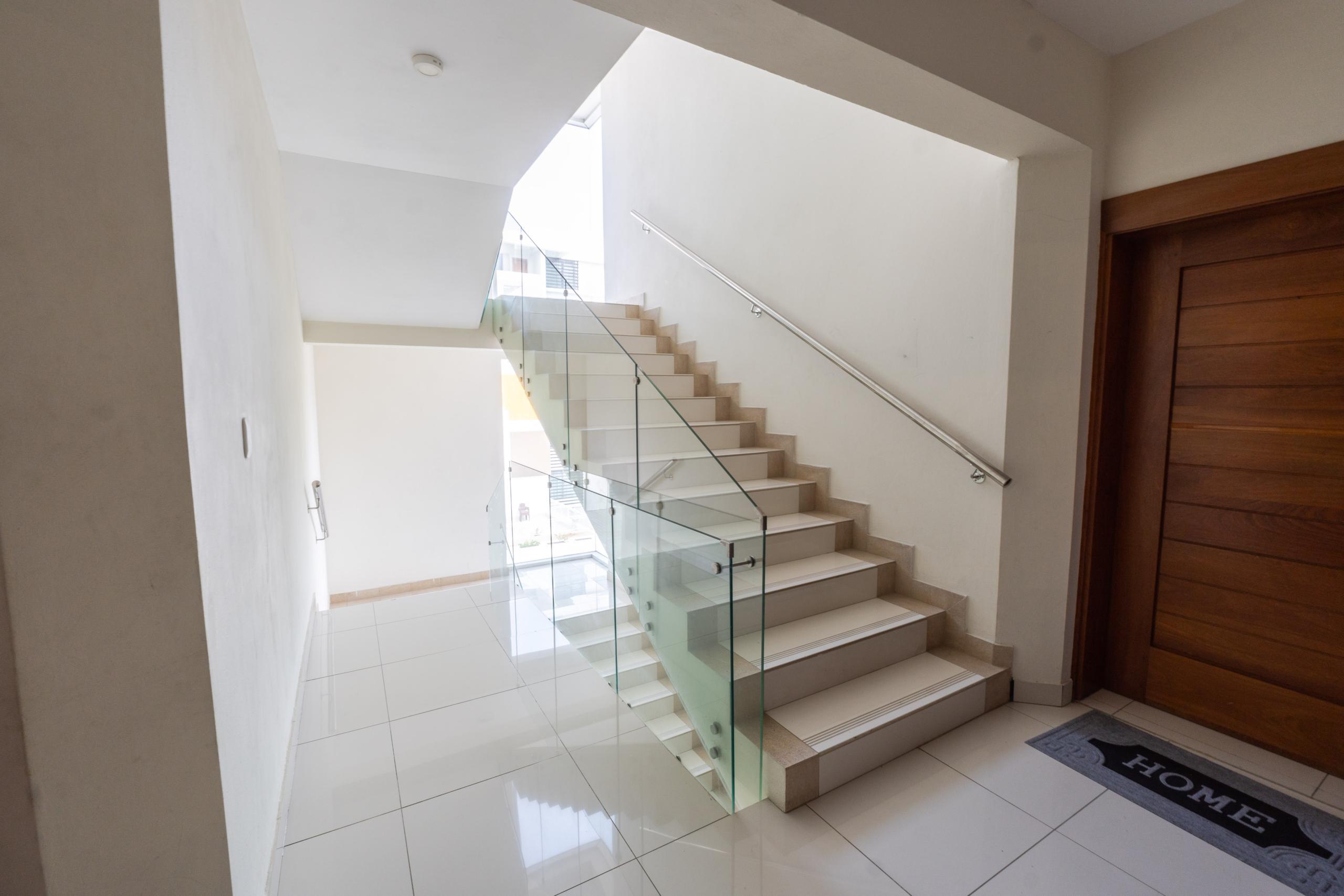APARTAMENTO DE LUJO EN RESIDENCIAL GREEN I – DETRÁS DEL COUNTRY CLUB, LA VEGA