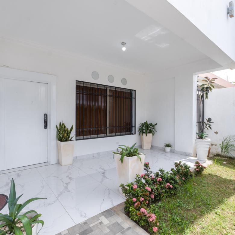 CASA MODERNA DE VENTA EN LA ARBOLEDA VI – LA VEGA