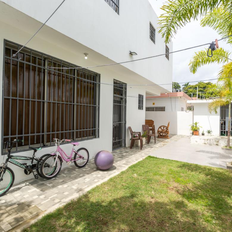 CASA MODERNA DE VENTA EN LA ARBOLEDA VI – LA VEGA