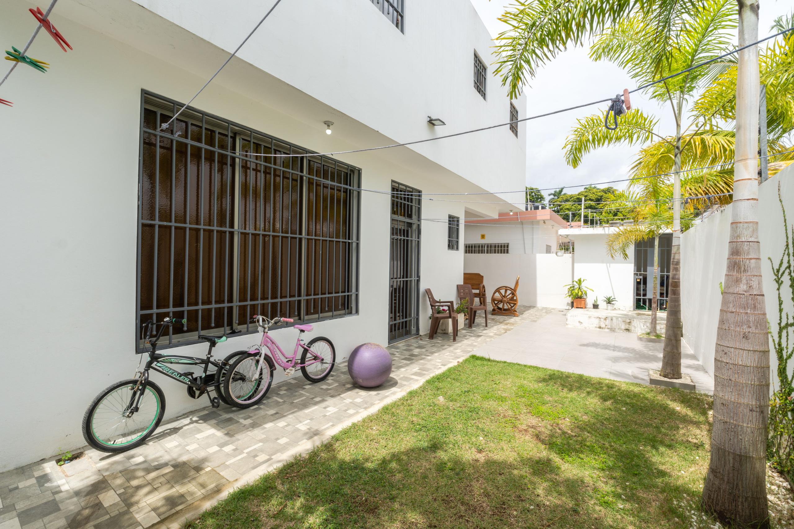 CASA MODERNA DE VENTA EN LA ARBOLEDA VI – LA VEGA