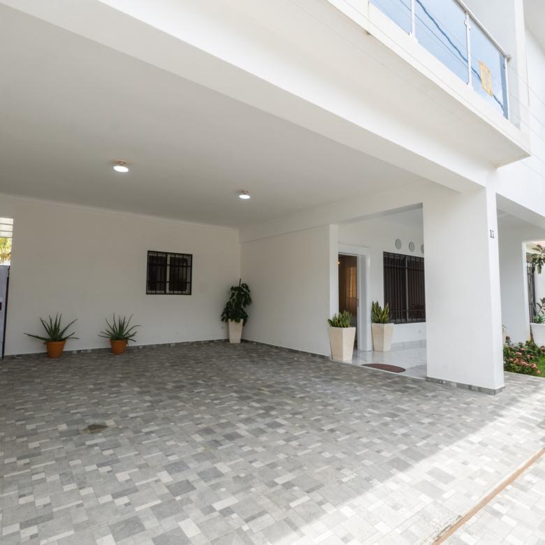 CASA MODERNA DE VENTA EN LA ARBOLEDA VI – LA VEGA