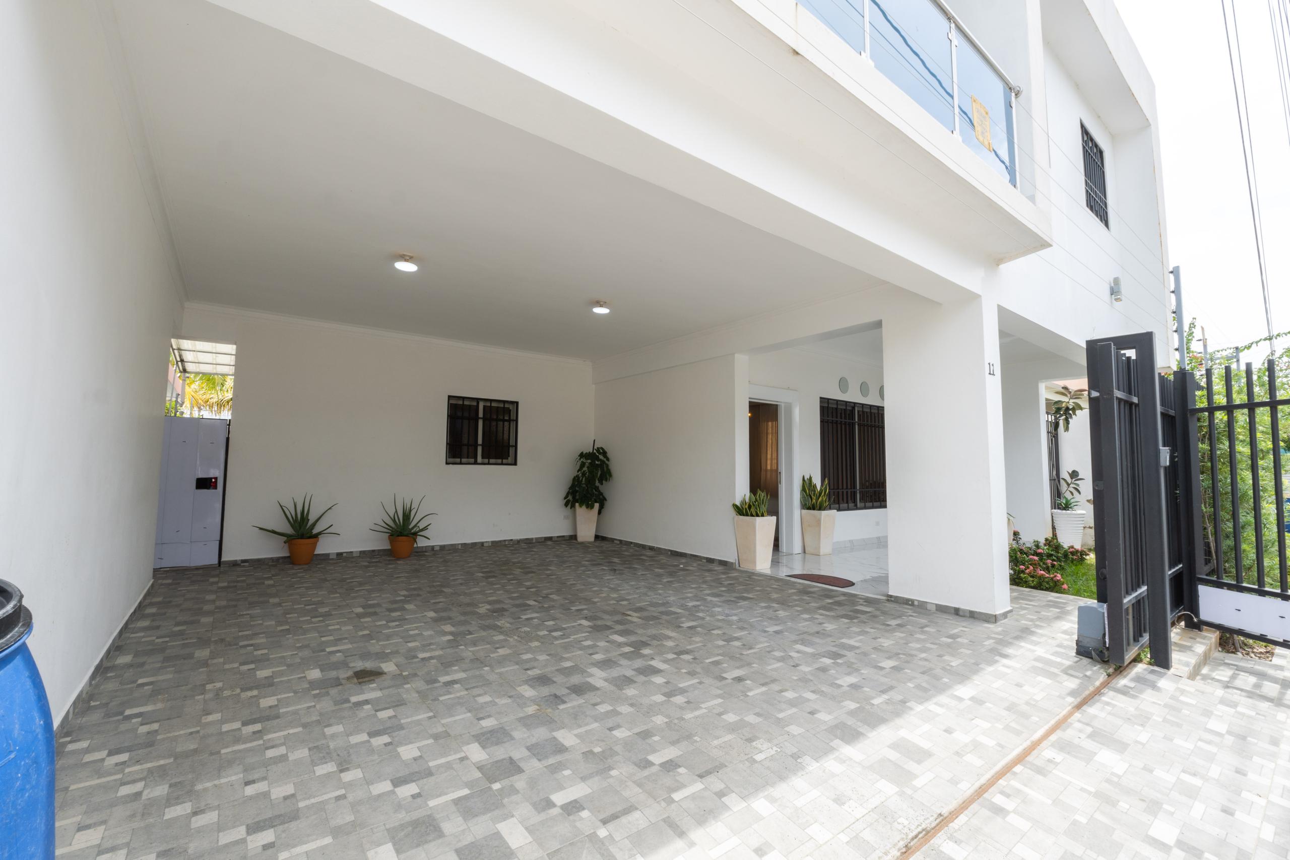CASA MODERNA DE VENTA EN LA ARBOLEDA VI – LA VEGA