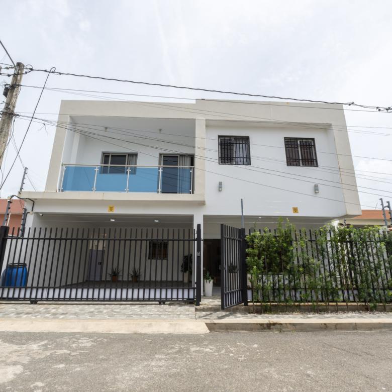 CASA MODERNA DE VENTA EN LA ARBOLEDA VI – LA VEGA