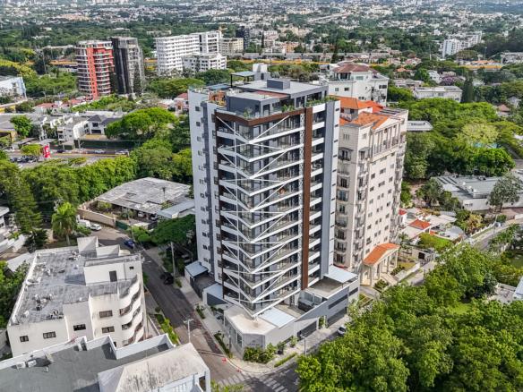 Torre Montcler: Diseño, Confort y Vistas Espectaculares en La Trinitaria