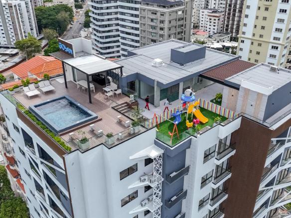 Torre Montcler: Diseño, Confort y Vistas Espectaculares en La Trinitaria