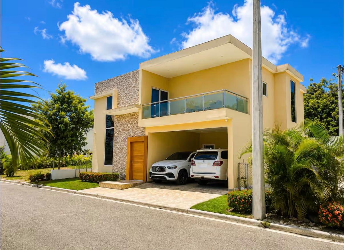WhatsApp Image 2026-08-25 at 3.39.25 PM (1) 🏡 VILLA DE LUJO AMUEBLADA A PRECIO DE OPORTUNIDAD ✨
