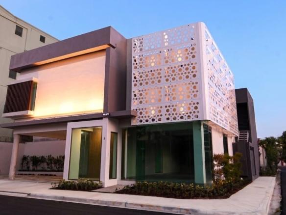 EDIFICIO CORPORATIVO EN ALQUILER – EMBRUJO I, SANTIAGO DE LOS CABALLERO.S