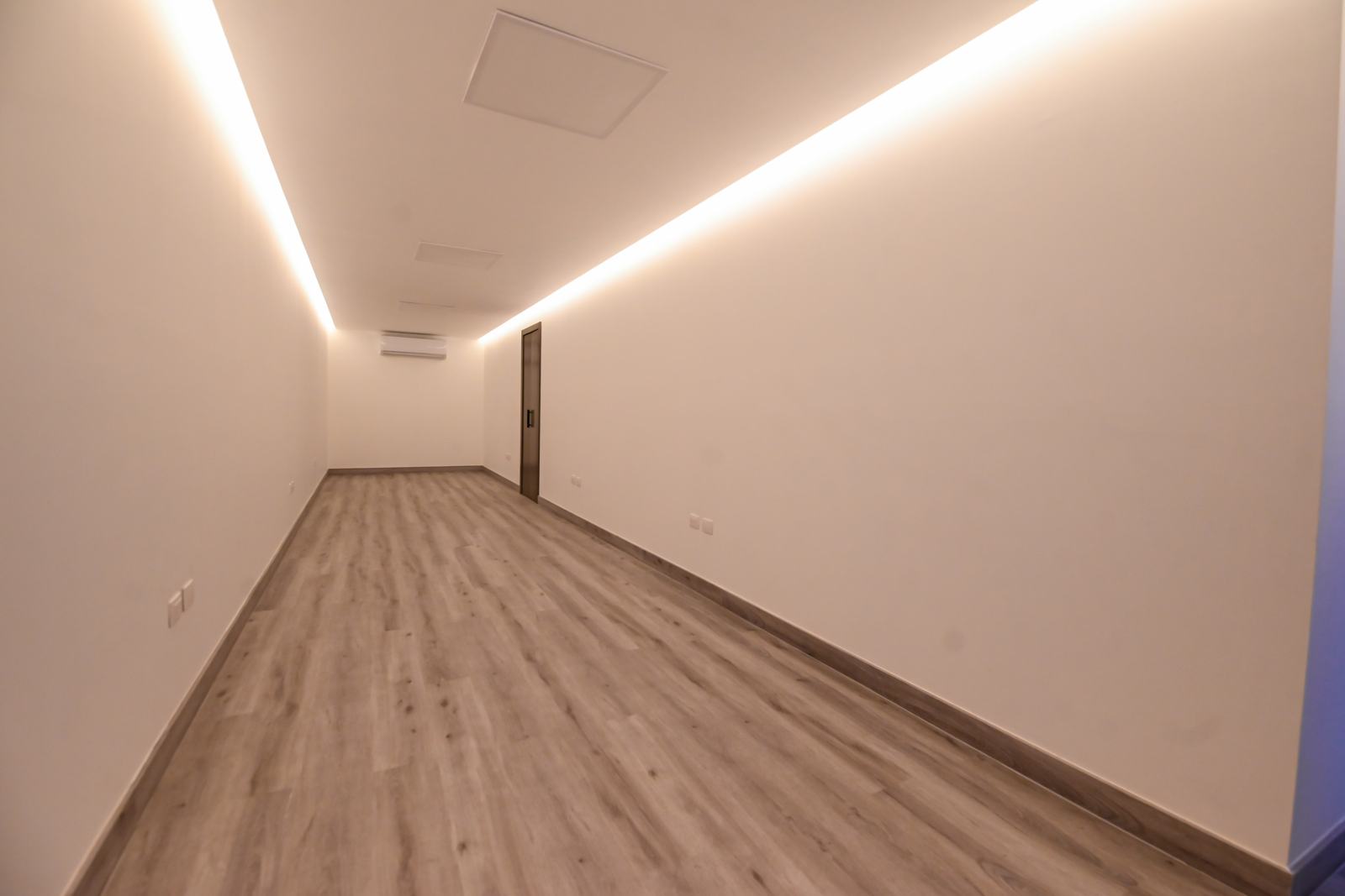 EDIFICIO CORPORATIVO EN ALQUILER – EMBRUJO I, SANTIAGO DE LOS CABALLEROS